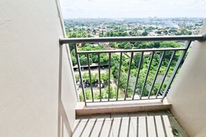 Studio Standar | Pemandangan balkon