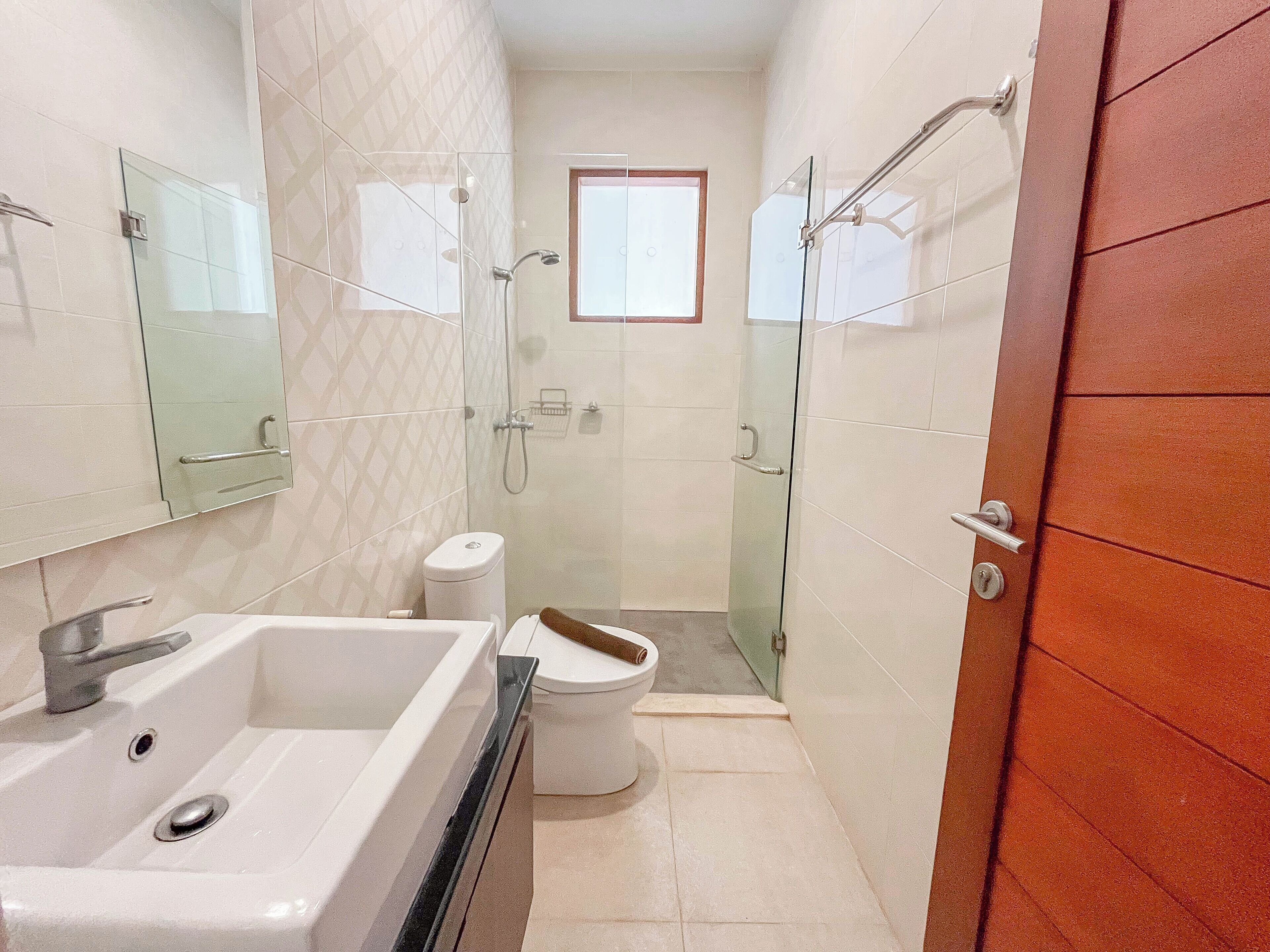 Standard Apartment | Bathroom