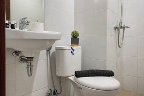 Apartemen Standar | Kamar mandi