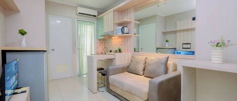 Standard Apartment | Living area