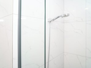 Standard Studio | Bilik Mandi