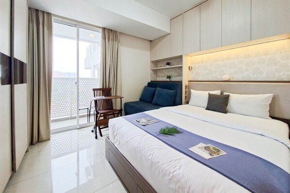 Standard Studio - Homey And Restful Living Studio At Apartment West Vista (Jakarta)