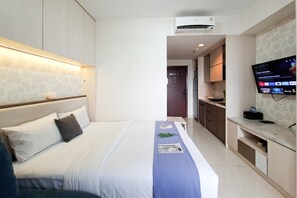 Standard Studio - Homey And Restful Living Studio At Apartment West Vista (Jakarta)