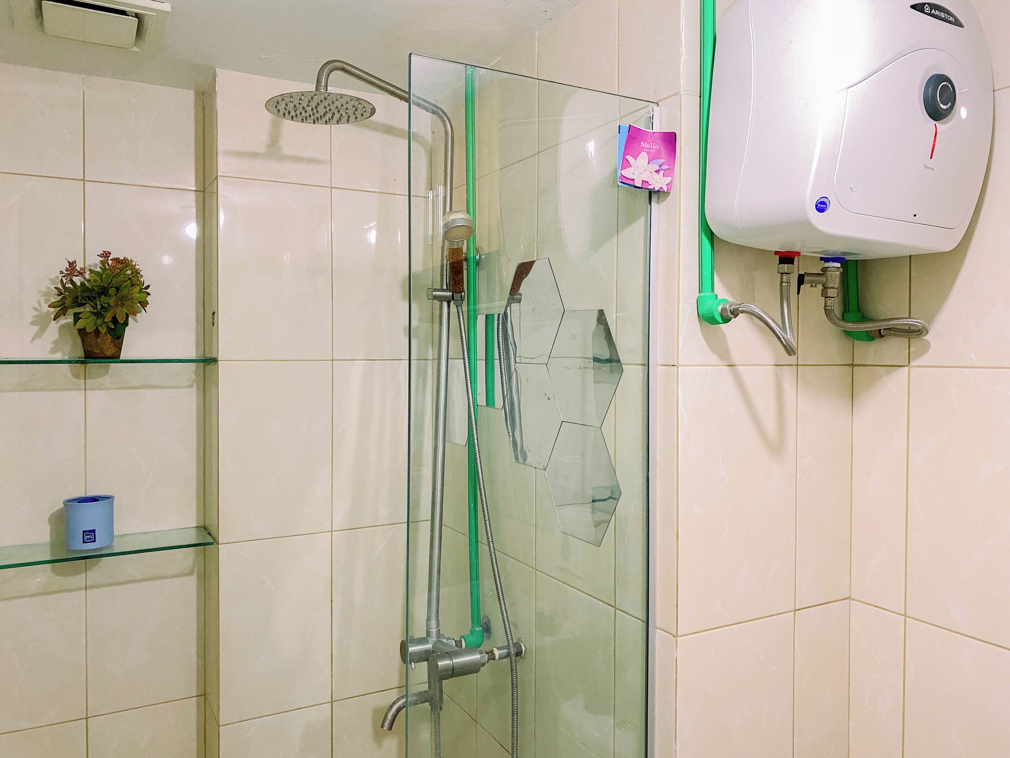 Standard Apartment | Bathroom