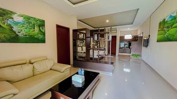 Standard Studio | Living area