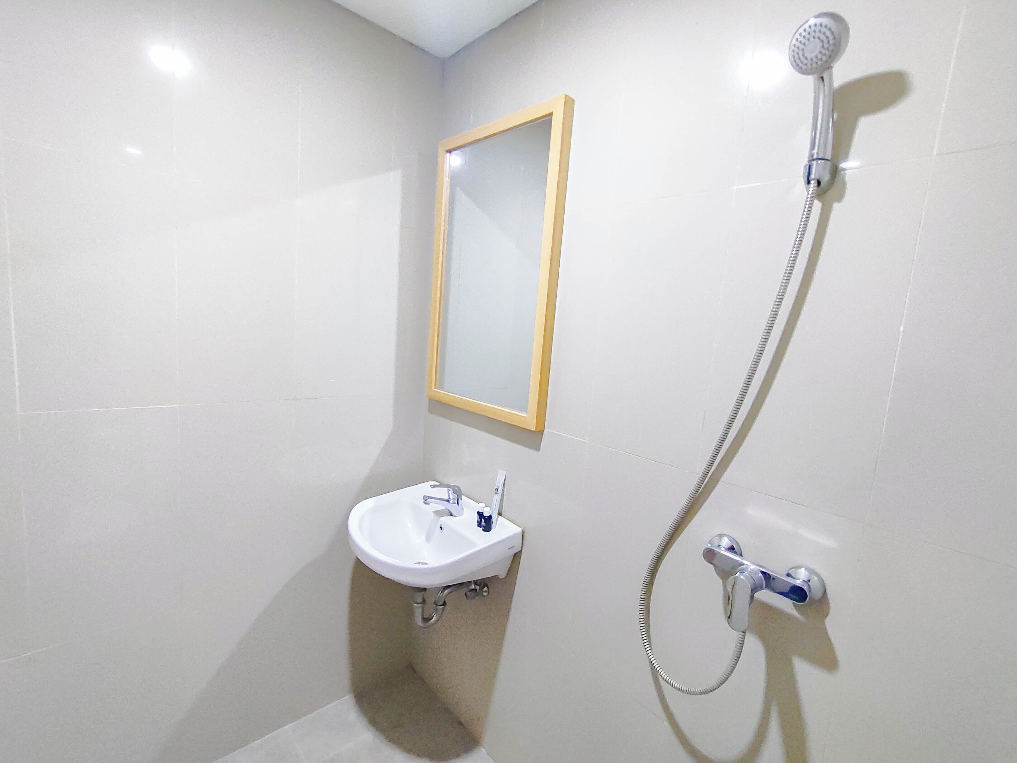 Standard Studio | Bathroom