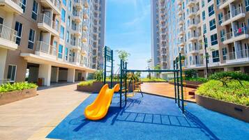 Tempat bermain anak – indoor