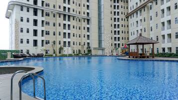 Kolam renang outdoor