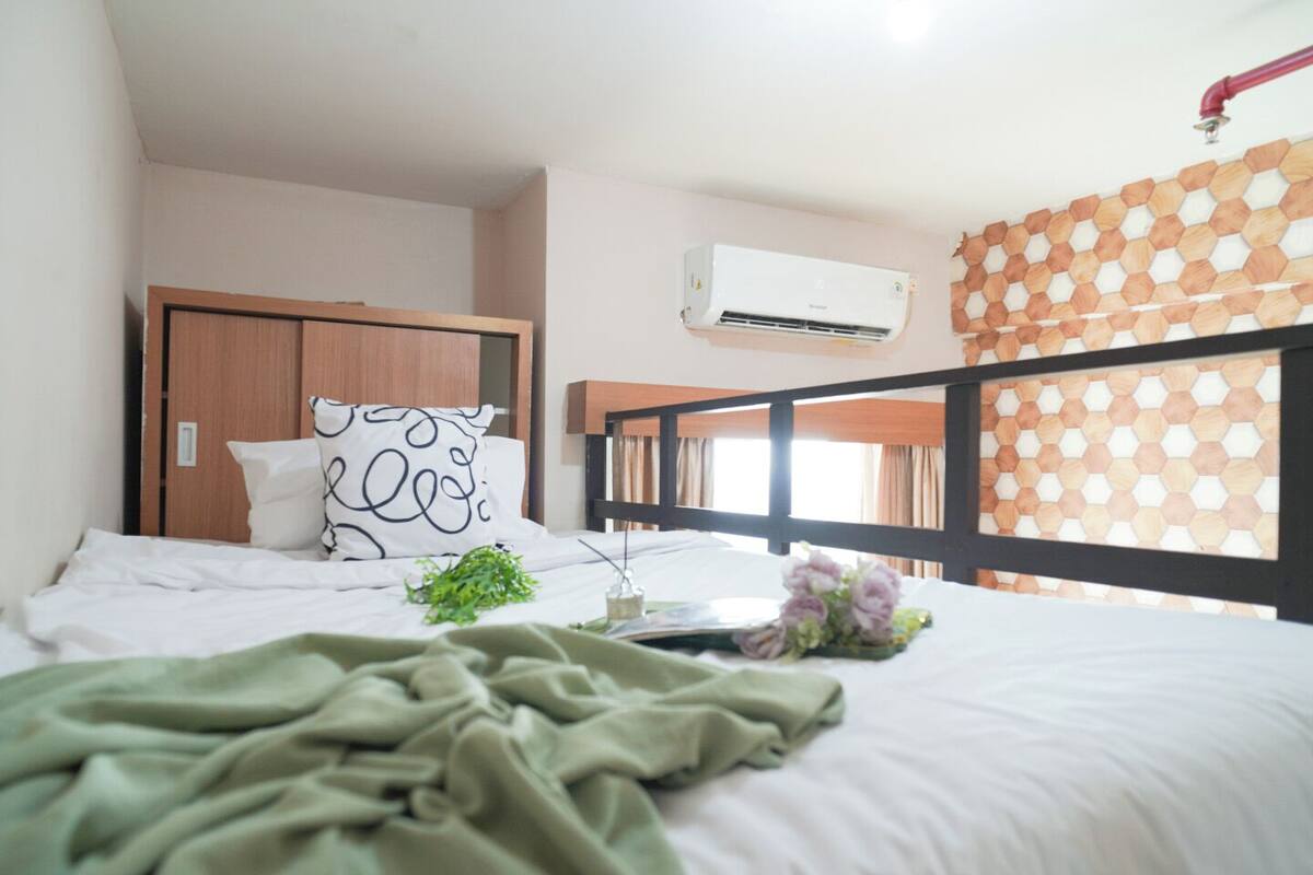 Standard Single Room | Bed sheets