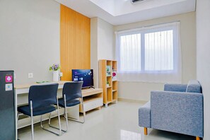 Living area - Charming 1Br Apartment Lrt City Sentul - Royal Sentul Park (Bogor)