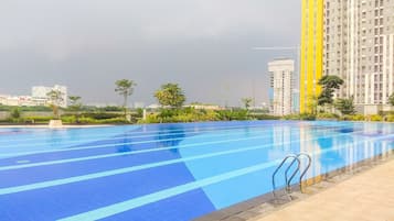 Kolam renang terbuka