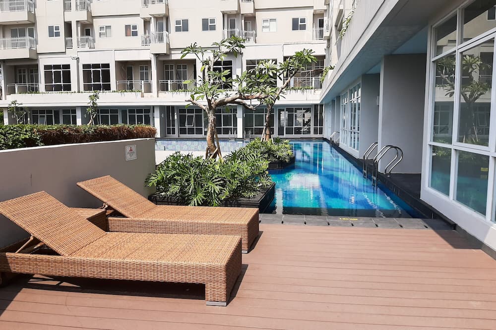 Cozy And Pleasant 2Br At Apartment Bintaro Icon