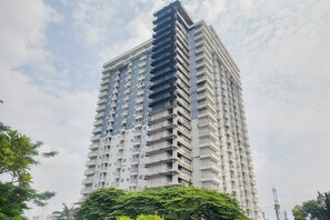 Exterior - Cozy And Pleasant 2Br At Apartment Bintaro Icon (South Tangerang)