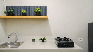 Standard Studio | Private kitchen | Electric kettle