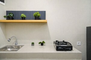 Standard Studio | Private kitchen | Electric kettle