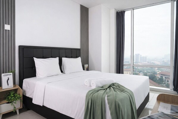 Standard Apartment - 2Br Apartment With Service Room And Sofa Bed At Woodland Park Residence (Jakarta)