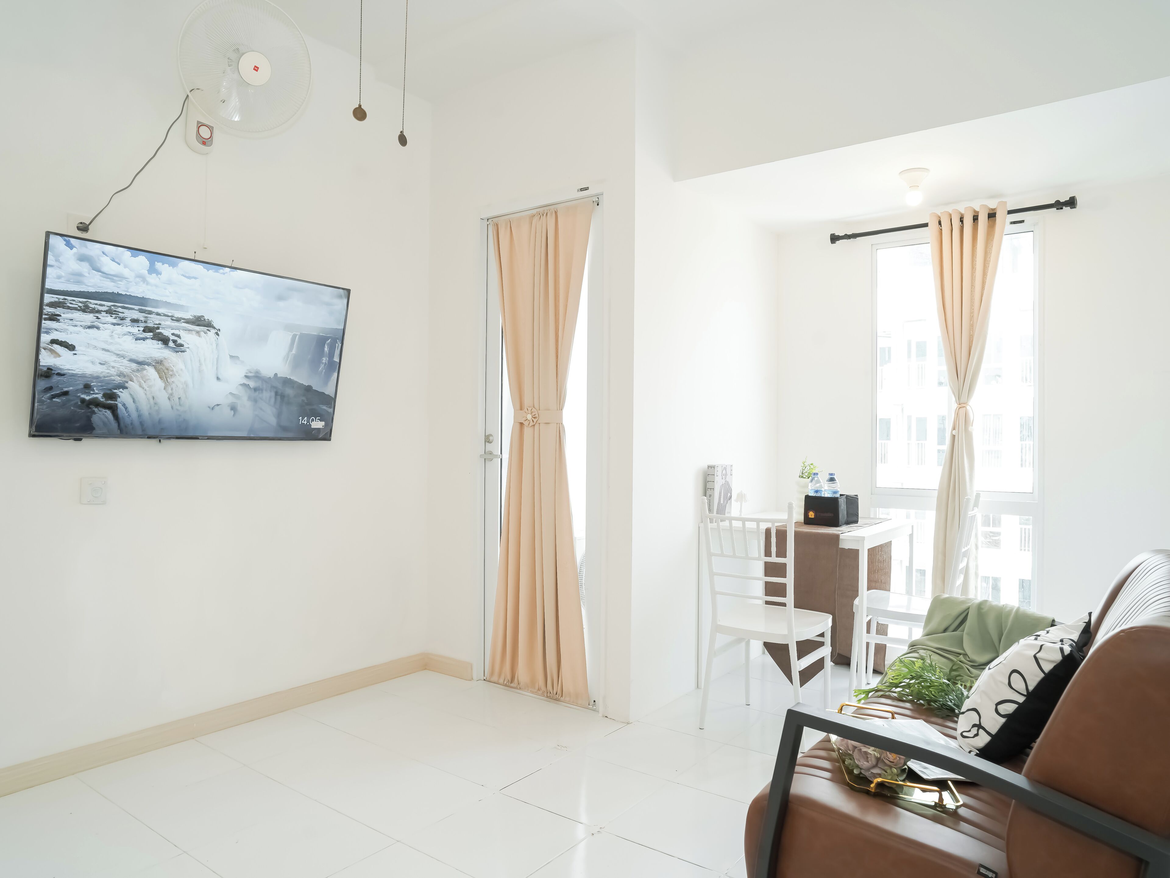 Standard Apartment | Living area