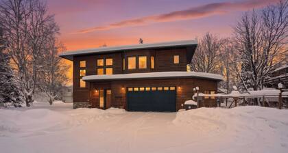 2BR/2BA home in Anchorage’s historic South Addition near downtown