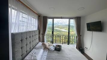 6 bedrooms, internet, bed sheets