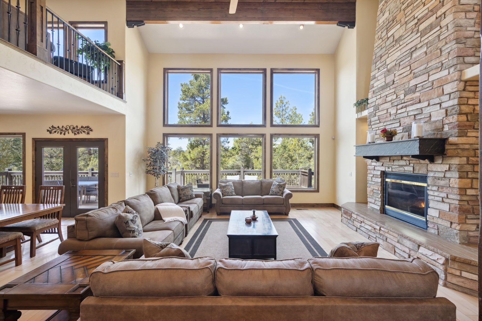 TV, fireplace, offices