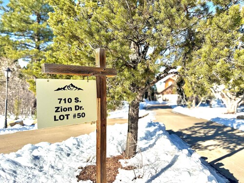 Large Family Cabin minutes from Zion National Park
