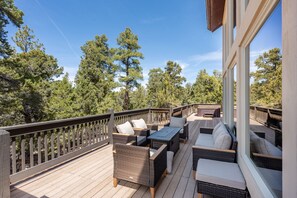 Terrace/patio - Large Family Cabin minutes from Zion National Park (Orderville)