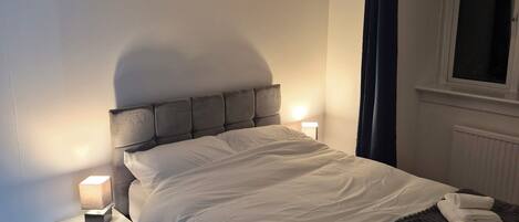 2 soverom, strykejern/-brett, wi-fi og sengetøy