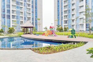 Outdoor pool - Functional 3BR at Apartment Podomoro City Deli Medan (Medan)