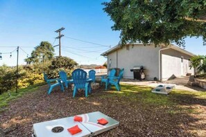 Terrace/patio - Gorgeous 3-bedroom house with AC in friendly Vista neighborhood (Vista)