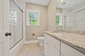 Shower, jetted bath, hair dryer, towels - World-Class Stay for a World-Class Tournament-Your Home Base for World Cup 2026. (Canton)