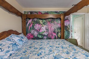 4 Schlafzimmer, Schreibtisch, Bügeleisen/Bügelbrett, kostenloses WLAN