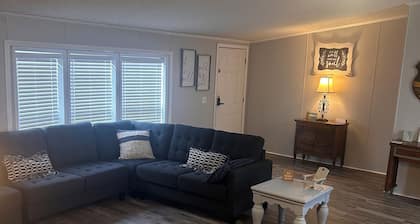 • Peaceful Lake Home on Tenkiller Lake – Quiet & Relaxing