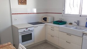 Fridge, microwave, dishwasher, toaster - Saint-Georges-de-Didonne – FAMILY COMFORT with 2 Independent Spaces to Enjoy Together (ST GEORGES DE DIDONNE)