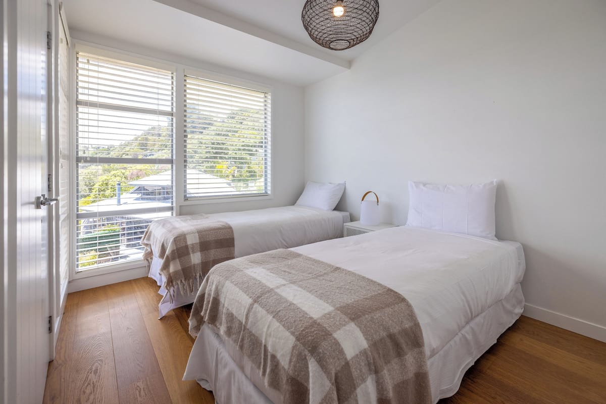 Superior-Apartment, Meerblick | Bügeleisen/Bügelbrett, kostenloses WLAN