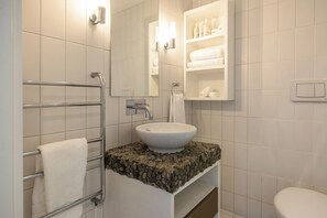 Superior-Apartment, Meerblick | Badezimmer