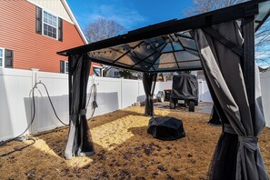 Terrace/patio - In Leonardtown Square! Spacious 3-bedroom townhome, walk to wharf, shops, food! (Leonardtown)