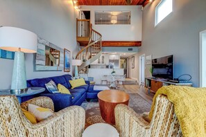 Smart TV, books - Sol-Mate - Serene beachfront condo steps from the Gulf (Indian Shores)