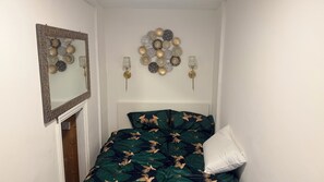 1 bedroom, iron/ironing board, WiFi