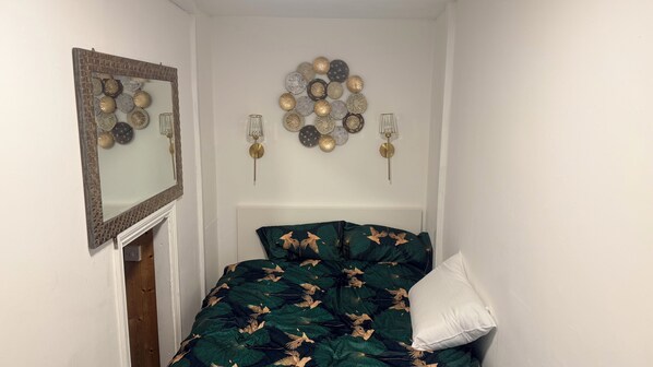 1 bedroom, iron/ironing board, WiFi