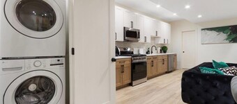 Modern 3BR Apt Near United Center