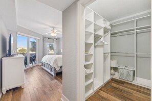 3 bedrooms, iron/ironing board, free WiFi, bed sheets - "Passing Time" Condo Retreat | 3 Beds | 2 Baths | Slps 7 | Resort Amenities | Steps to the Beach (New Smyrna Beach)
