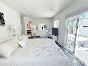 3 bedrooms, iron/ironing board, free WiFi, bed sheets - The Lotus, A 3-bedroom house in enchanting Pasadena with AC (Pasadena)