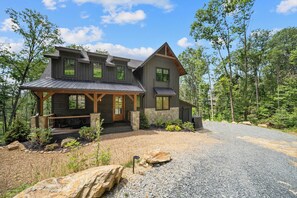 Exterior - Black Diamond at Eagles Nest: Views, Hot Tub, Pet Friendly! (Banner Elk)