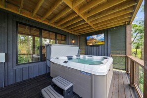 Terrace/patio - Black Diamond at Eagles Nest: Views, Hot Tub, Pet Friendly! (Banner Elk)