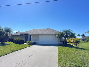 Exterior - Canal-Front Rotonda West Retreat, Water Views 3BR/2BA (Rotonda West)