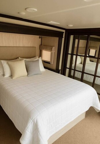 The Columbus w/ Spa Access