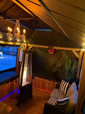 Interior - Glamping RV w/ Hydro Spa (Stettler)