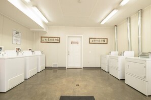 Interior - RV Apartment w/ Hyrdo-Spa (Stettler)