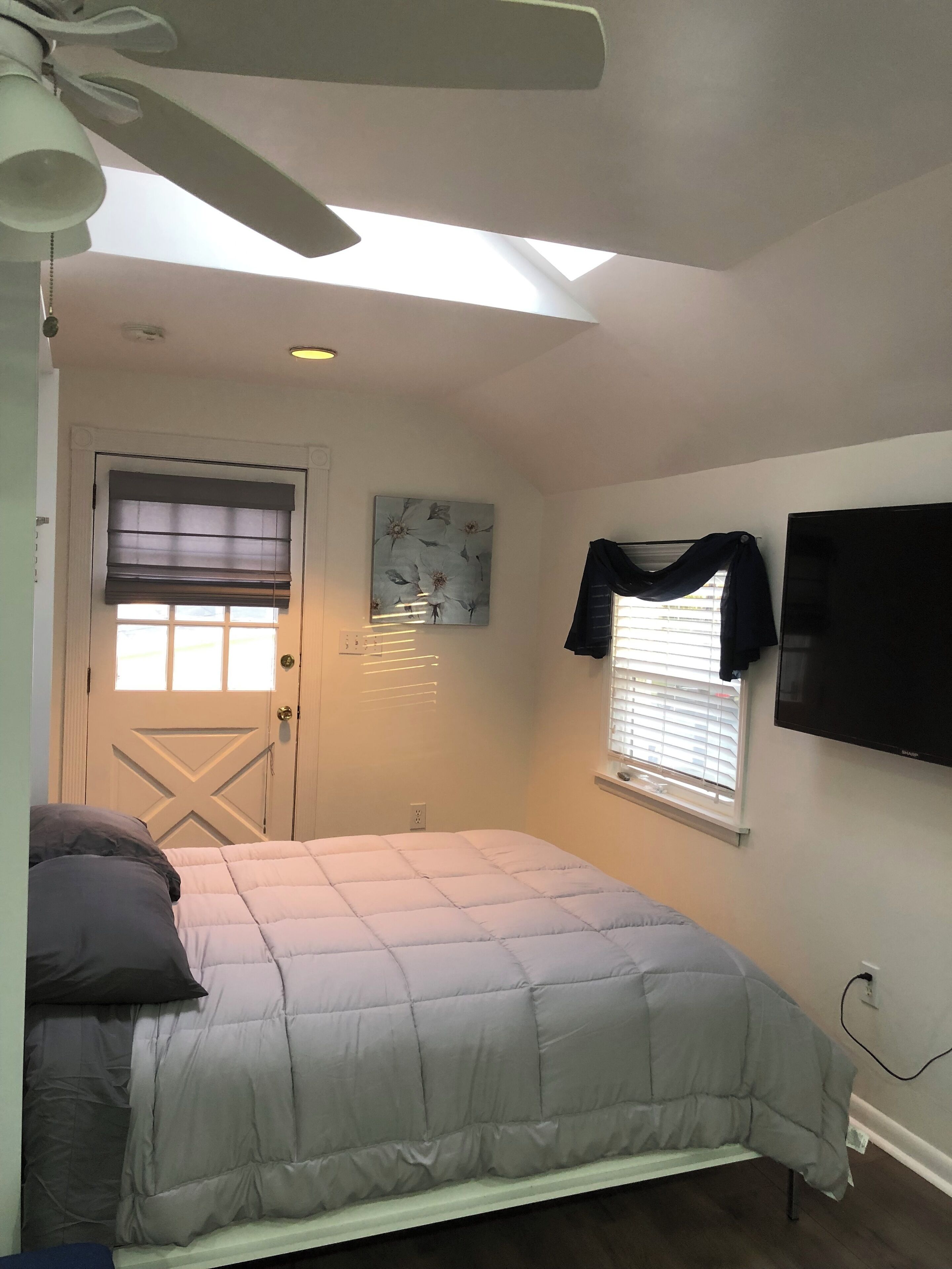 Fer et planche à repasser, accès Internet, draps fournis