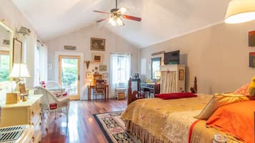1 bedroom, iron/ironing board, WiFi (free), bed sheets